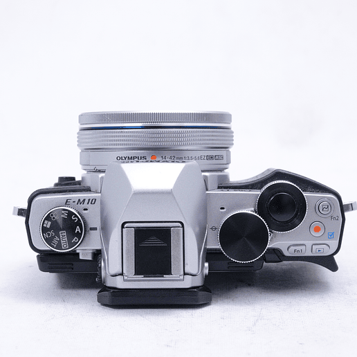 Olympus OM-D E-M10 con lente M.Zuiko 14-42mm EZ - Usado 9
