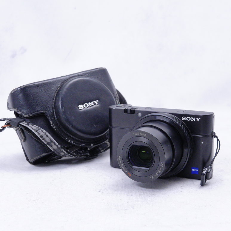 Sony Cyber-shot DSC-RX100 Digital Camera - Usado 12