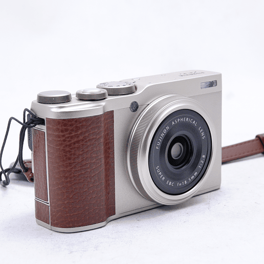 FUJIFILM XF 10 Digital Camera (Gold) - Usado 3