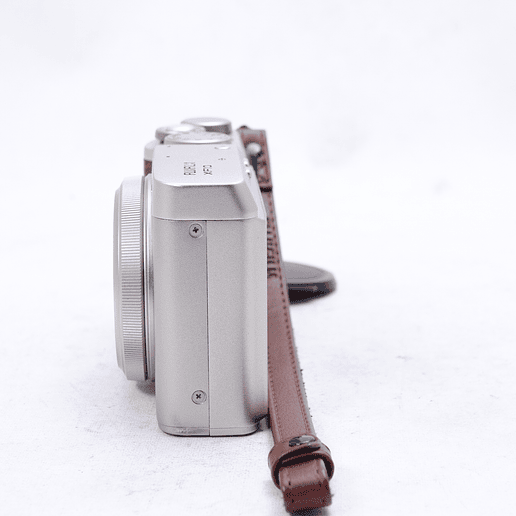 FUJIFILM XF 10 Digital Camera (Gold) - Usado 8