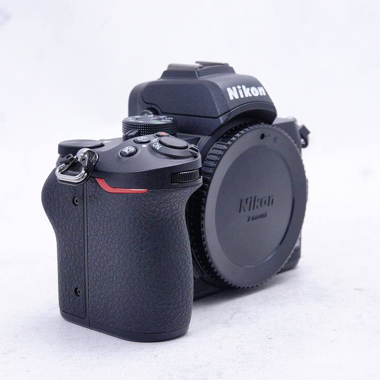 Nikon Z50 en caja original y bolso de transporte - Usado 3