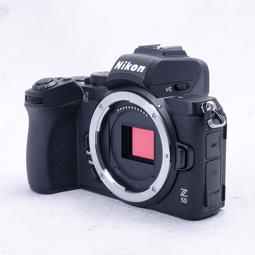 Nikon Z50 en caja original y bolso de transporte - Usado 9