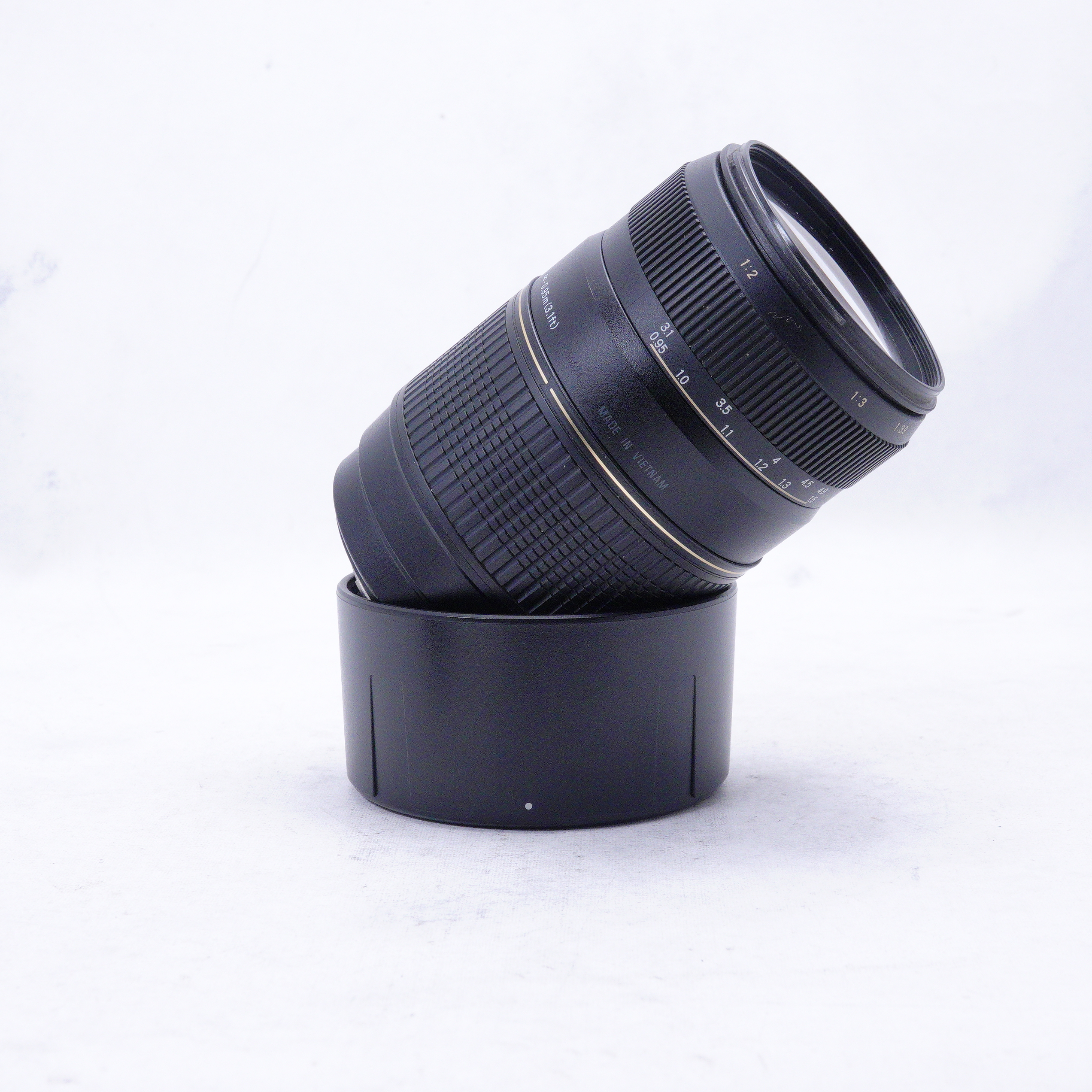 Tamron 70-300mm f / 4-5.6 Di LD Macro Enfoque automático (Nikon F) - Usado