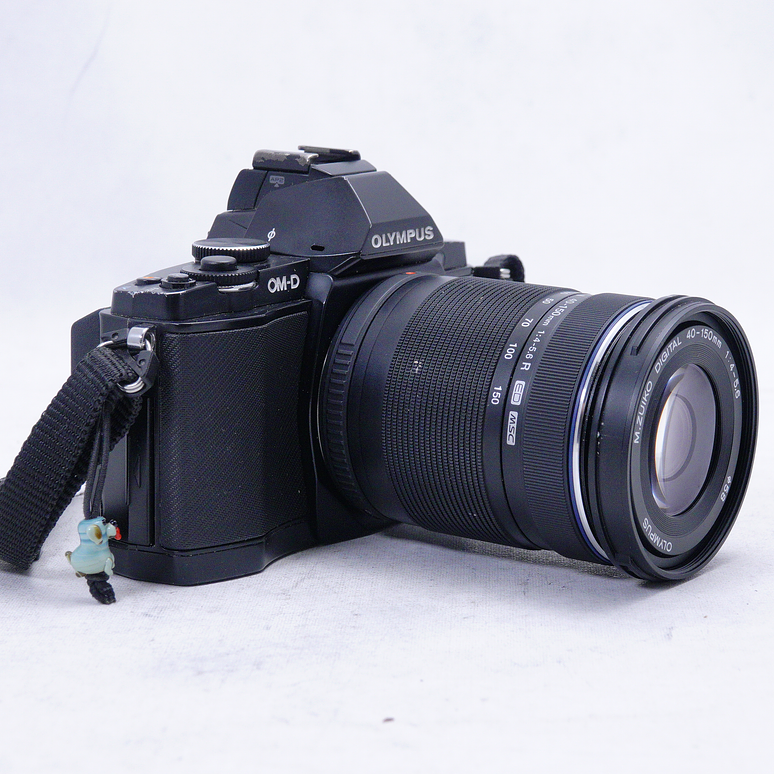 Olympus OM-D E-M5 con lentes 14-42mm y 40-150mm - Usado 3