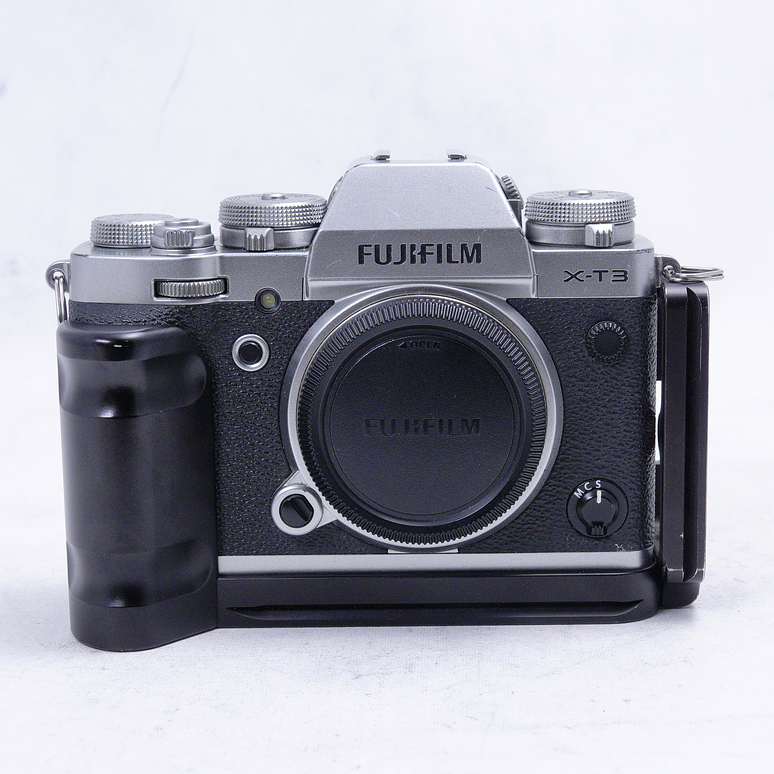 FUJIFILM X-T3 con handgrip (Silver) - Usado 2