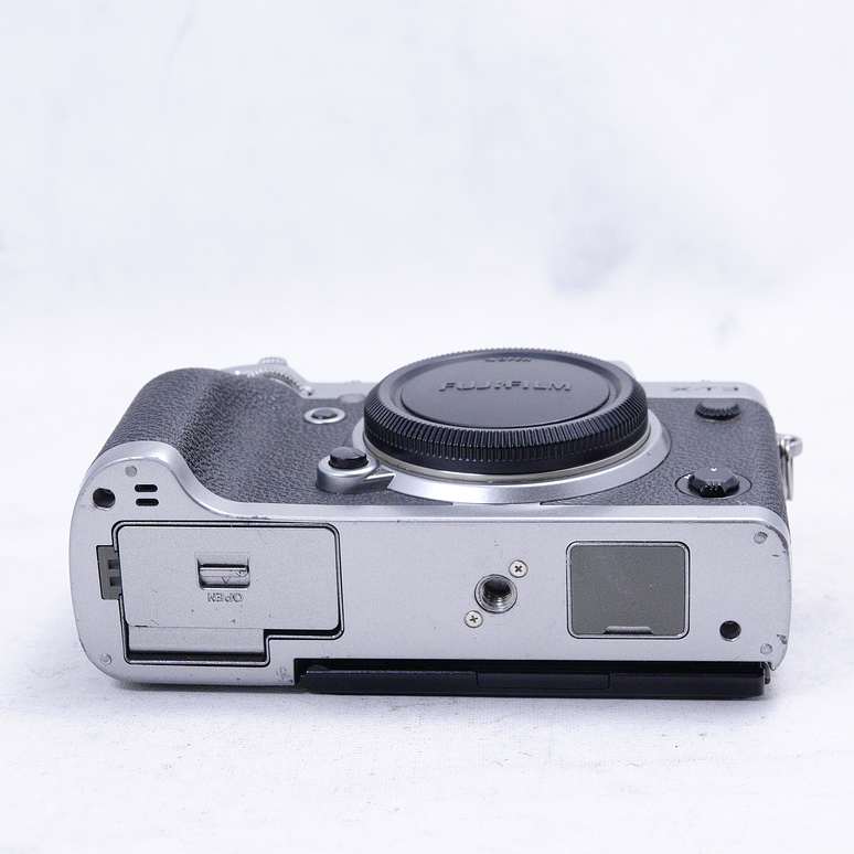 FUJIFILM X-T3 con handgrip (Silver) - Usado 7