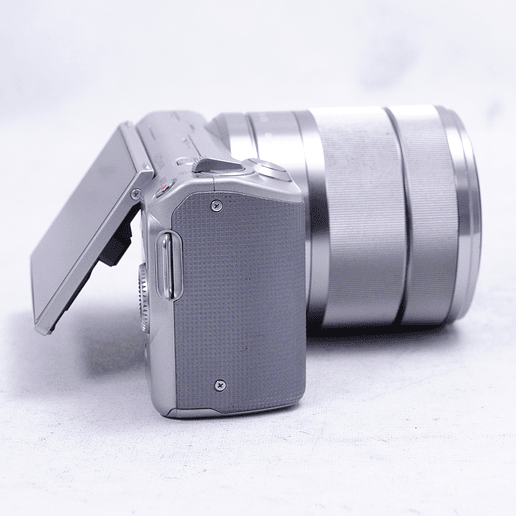 Sony NEX 5 con lente 18-55mm kit - Usado  3