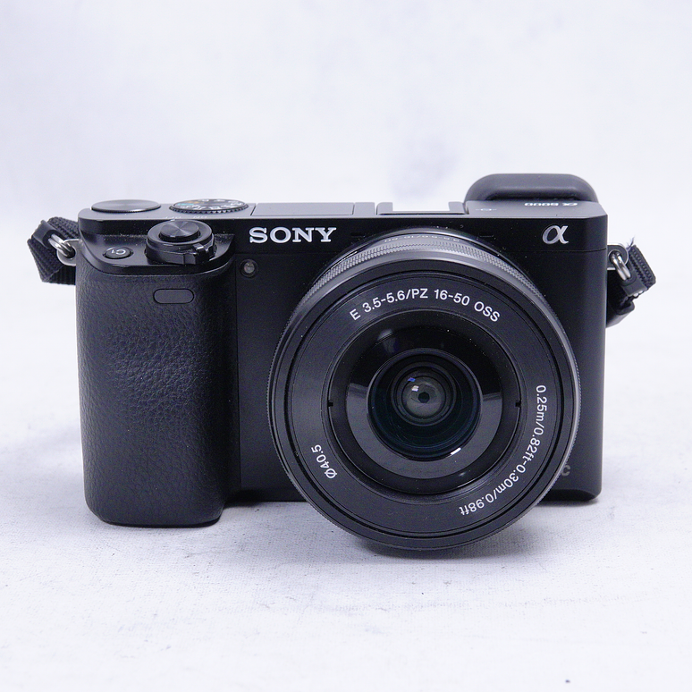 Sony A6000 con lente kit 16-50mm PZ OSS - Usado 2