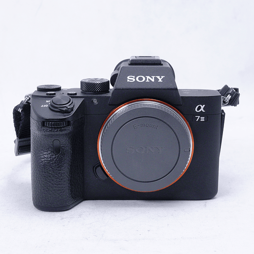 Sony A7III con skin y caja original - Usado 9