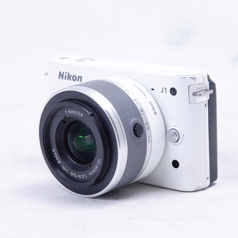 Nikon 1 J1 con lente zoom VR de 10-30mm (detalle) - Usado 6