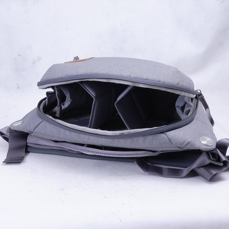 Bolso Peak Design Everyday Sling v2 (6L, Ash) - Usado 3