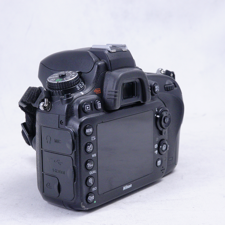 Nikon D610 DSLR (Cuerpo) - Usado 5