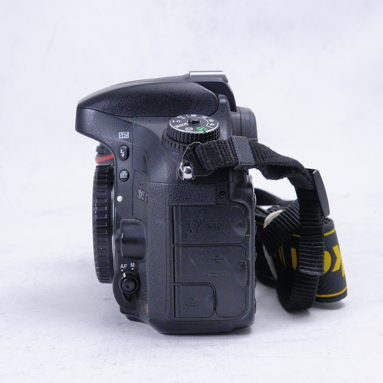 Nikon D610 DSLR (Cuerpo) - Usado 6