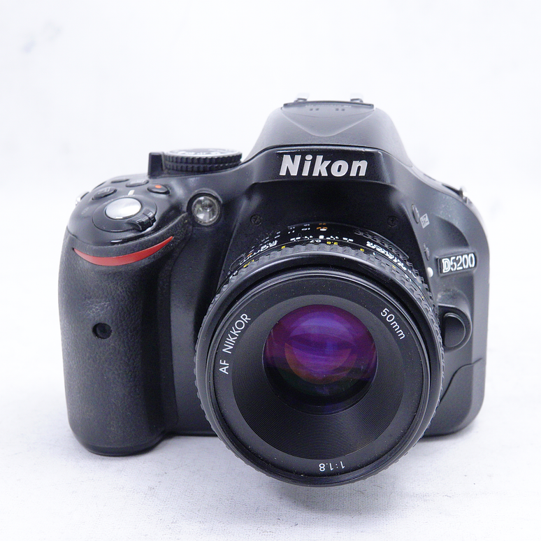 Nikon D5200 con lente Nikon AF NIKKOR 50mm f1.8D - Usado 1