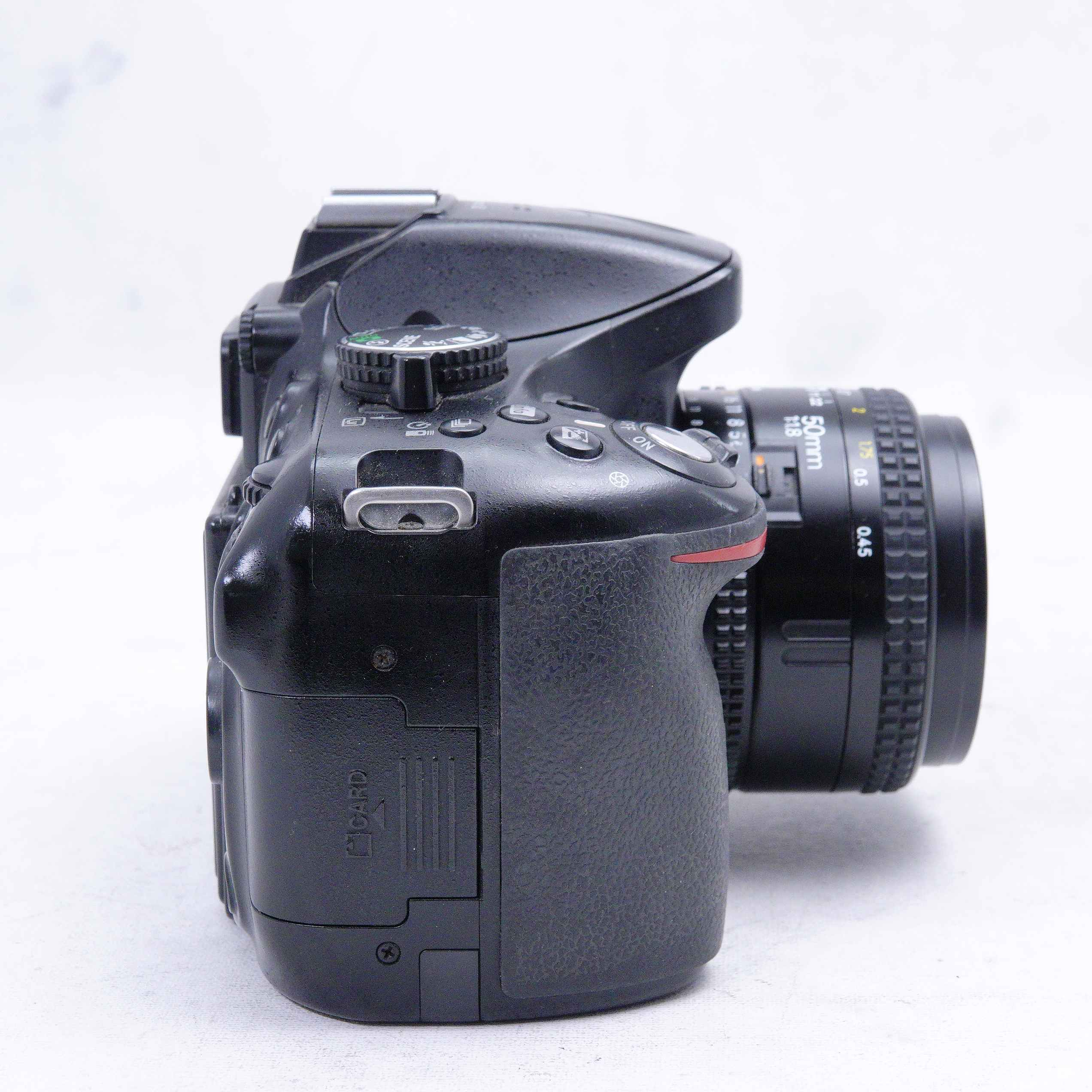Nikon D5200 con lente Nikon AF NIKKOR 50mm f1.8D - Usado