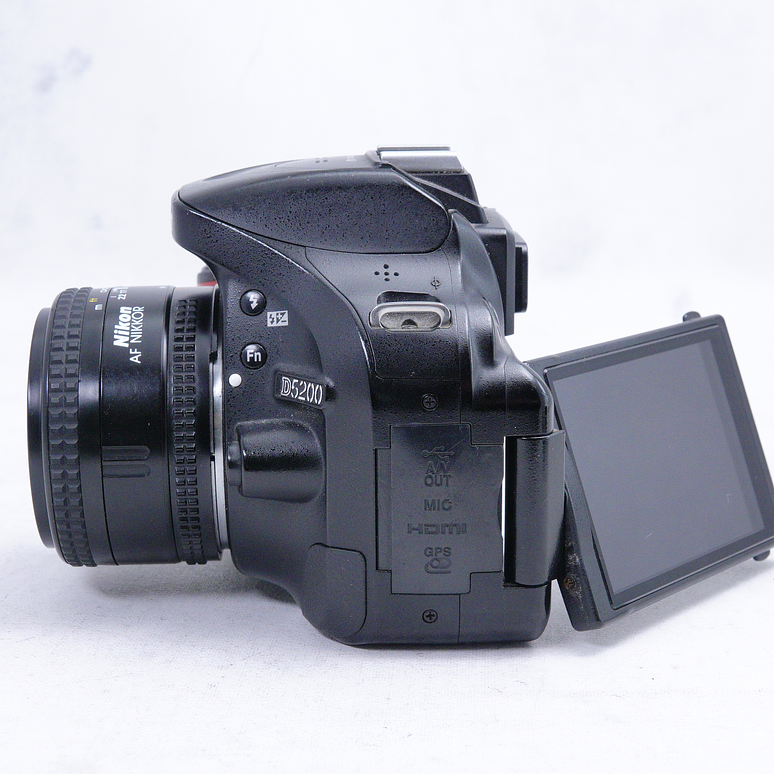 Nikon D5200 con lente Nikon AF NIKKOR 50mm f1.8D - Usado 4