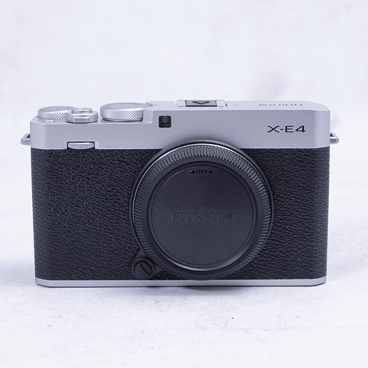 FUJIFILM X-E4 Mirrorless Camera (Silver) - Usado 2