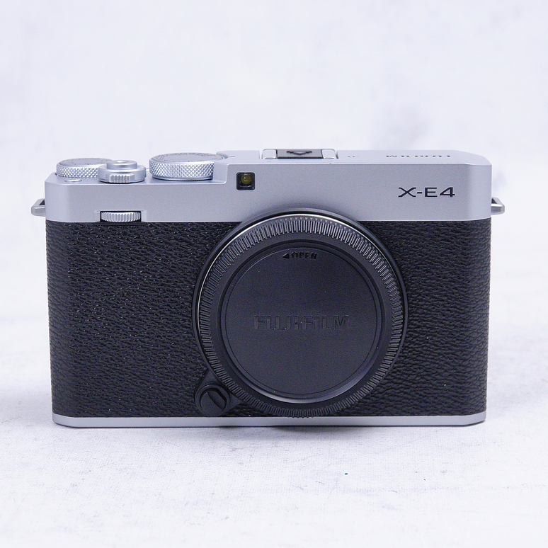 FUJIFILM X-E4 Mirrorless Camera (Silver) - Usado 2