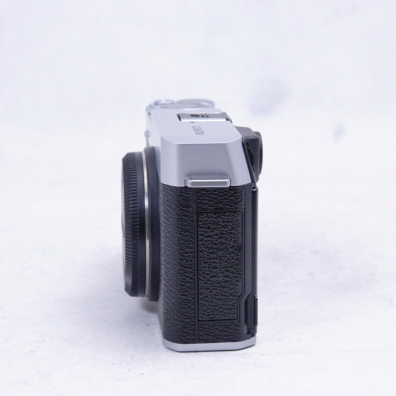 FUJIFILM X-E4 Mirrorless Camera (Silver) - Usado 5
