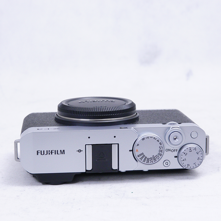 FUJIFILM X-E4 Mirrorless Camera (Silver) - Usado 6
