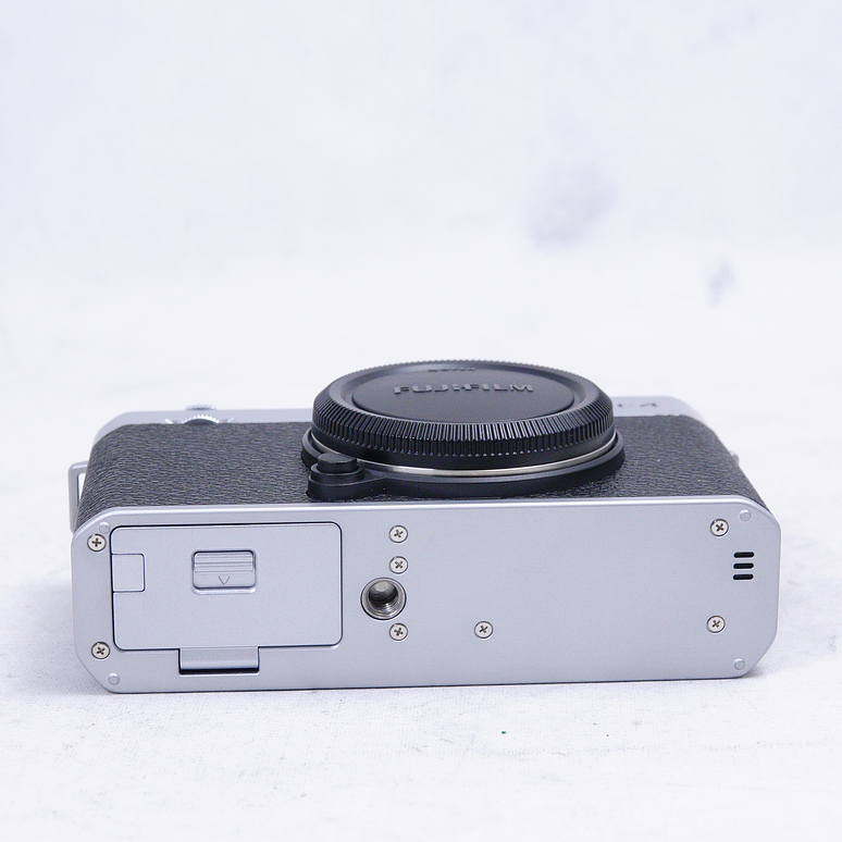FUJIFILM X-E4 Mirrorless Camera (Silver) - Usado 7