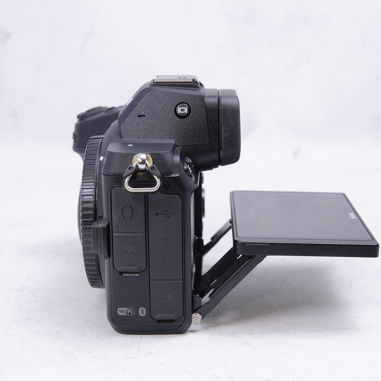 Nikon Z5 Mirrorless - Usado 7