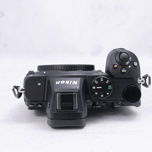 Nikon Z5 Mirrorless - Usado 8