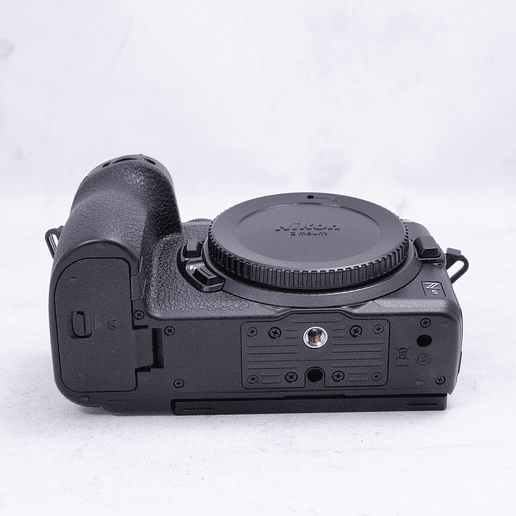 Nikon Z5 Mirrorless - Usado 9