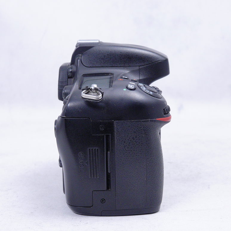 Nikon D610 DSLR con grip Meike - Usado 4