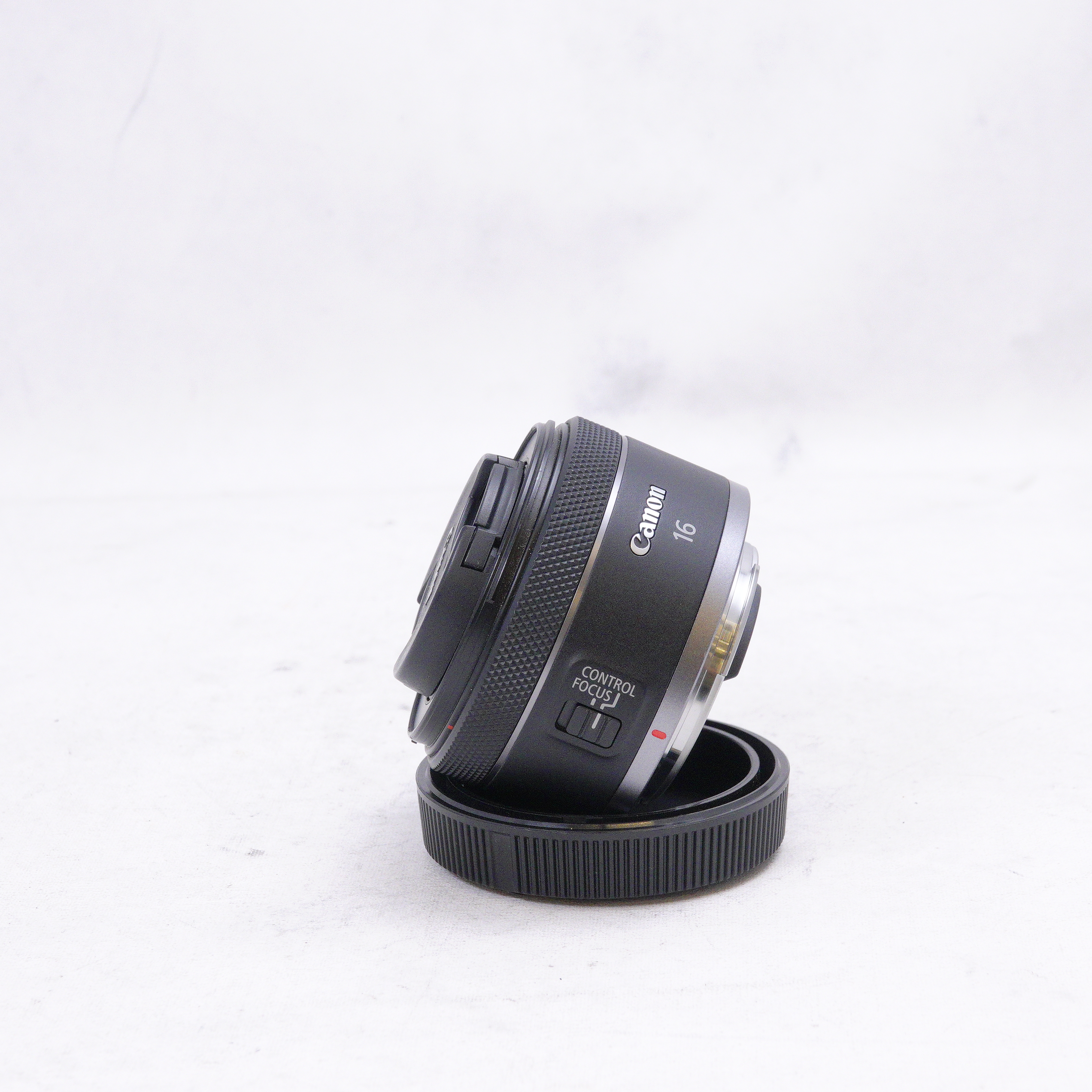 Lente Canon RF 16mm f/2.8 STM - Usado