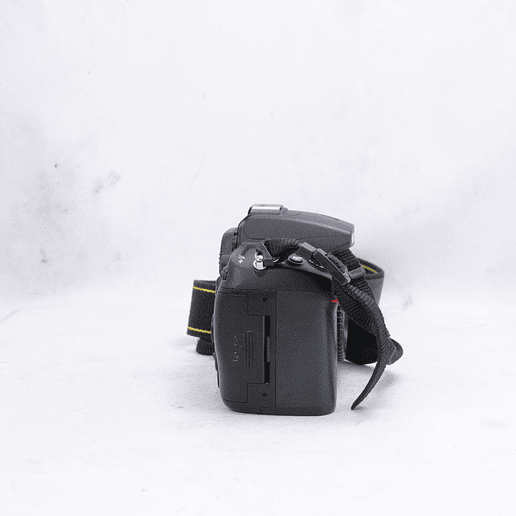 Nikon D7000 (Body) - Usado 5
