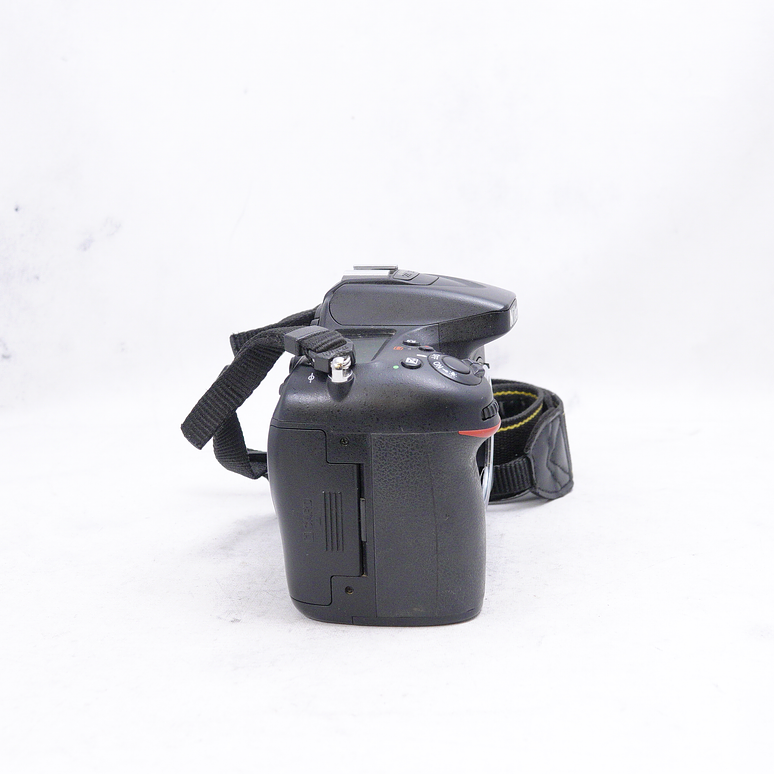 Nikon D7100 + 35mm F1.8 - Usado 3