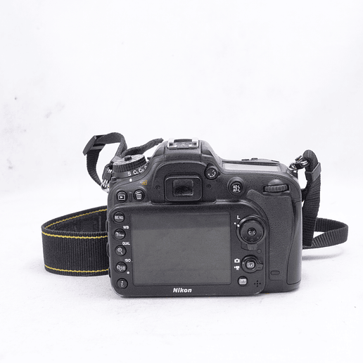 Nikon D7100 + 35mm F1.8 - Usado 5