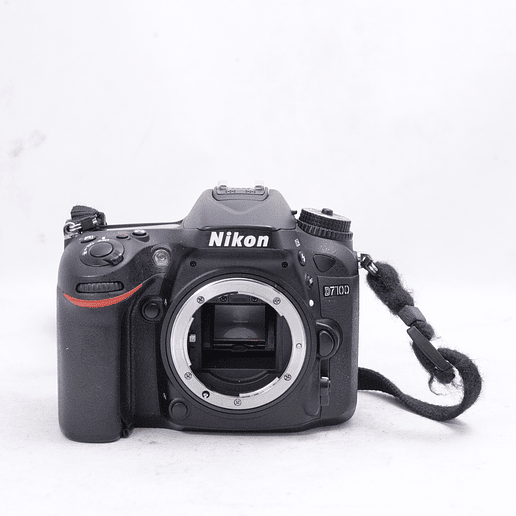 Nikon D7100 con 35mm F1.8 - Usado 3