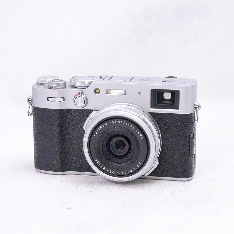 Cámara digital FUJIFILM X100V Plata - USADO -  2