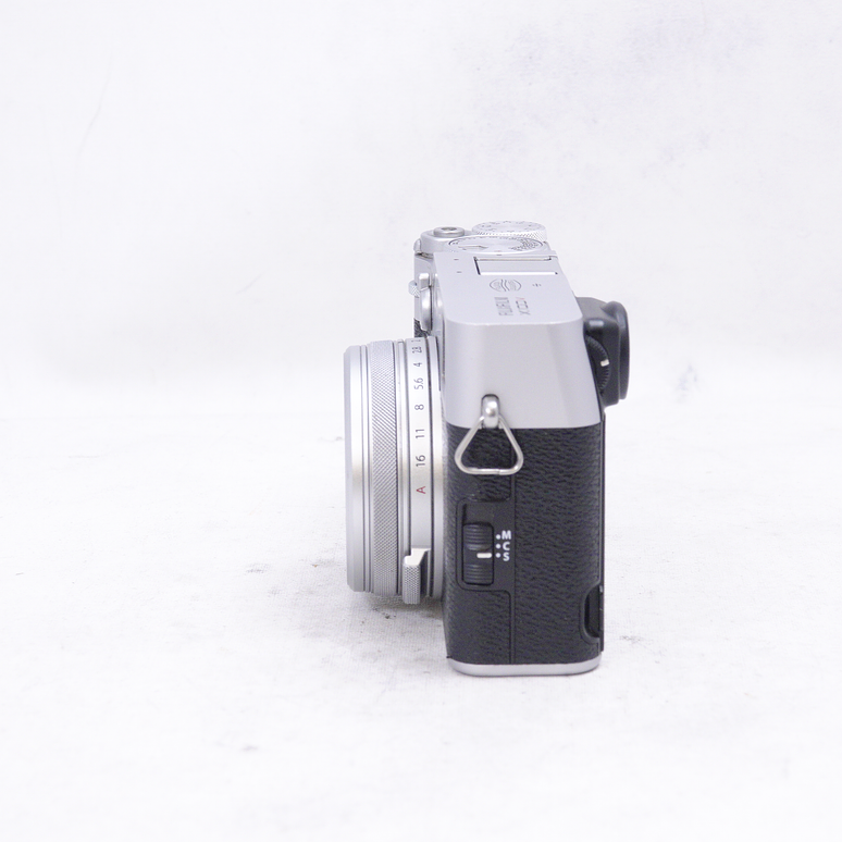 Cámara digital FUJIFILM X100V Plata - USADO -  3