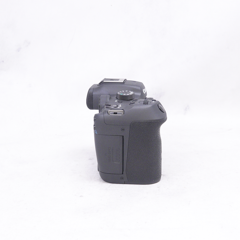 Canon EOS R7 Mirrorless Camera + 18-150mm Lens - Usado 3