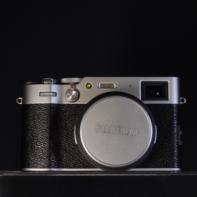 FUJIFILM X100V (Versión Silver) - Usado 2