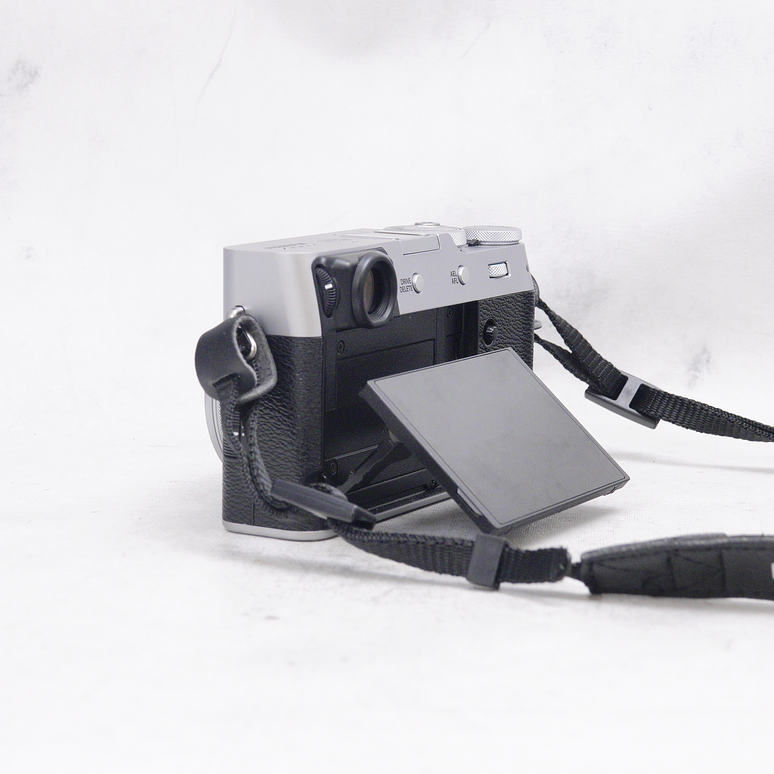 FUJIFILM X100V (edición Silver) - Usado 6