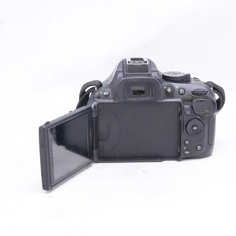 Nikon D5200 (Body) - Usado 4