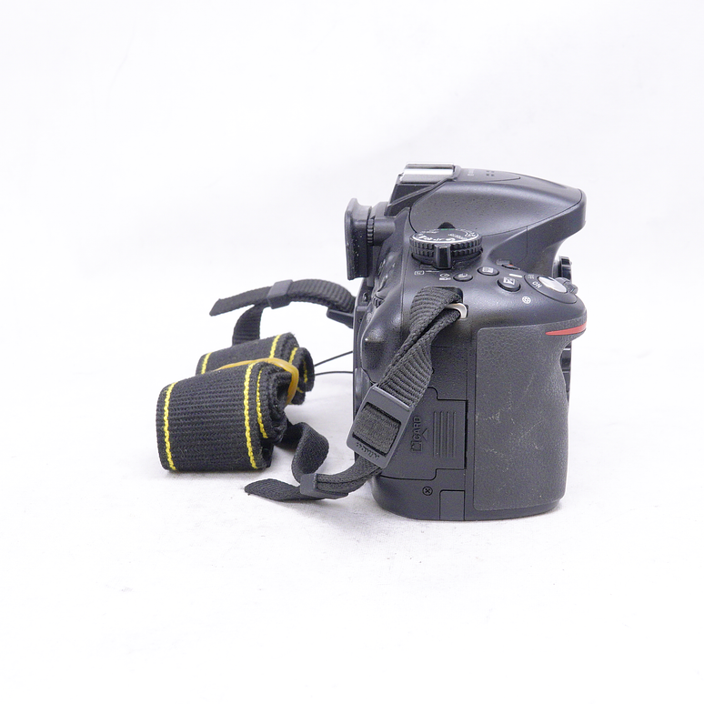 Nikon D5200 (Body) - Usado 5