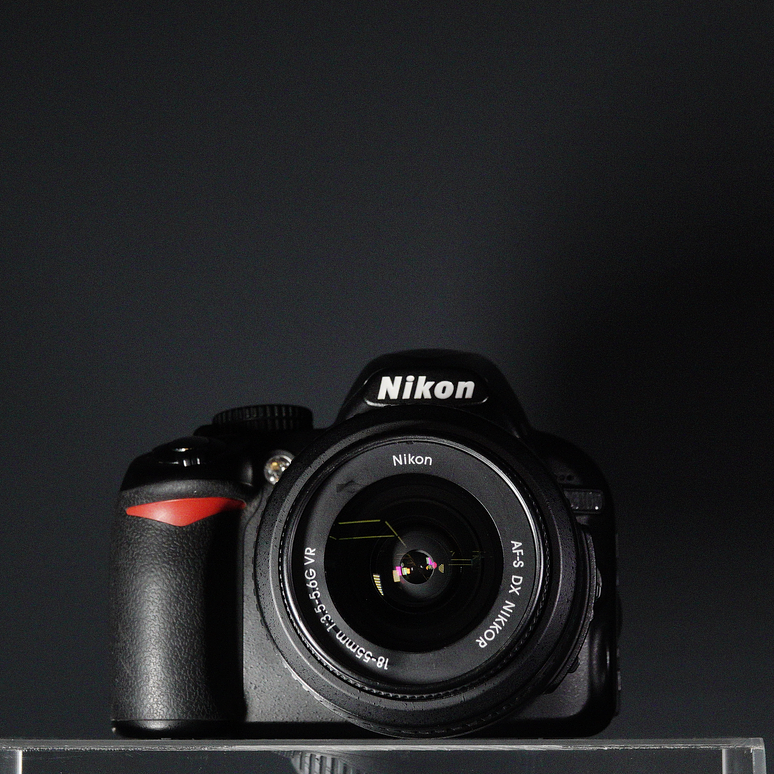 Nikon D3100 con lente 18-55mm - Usado 2