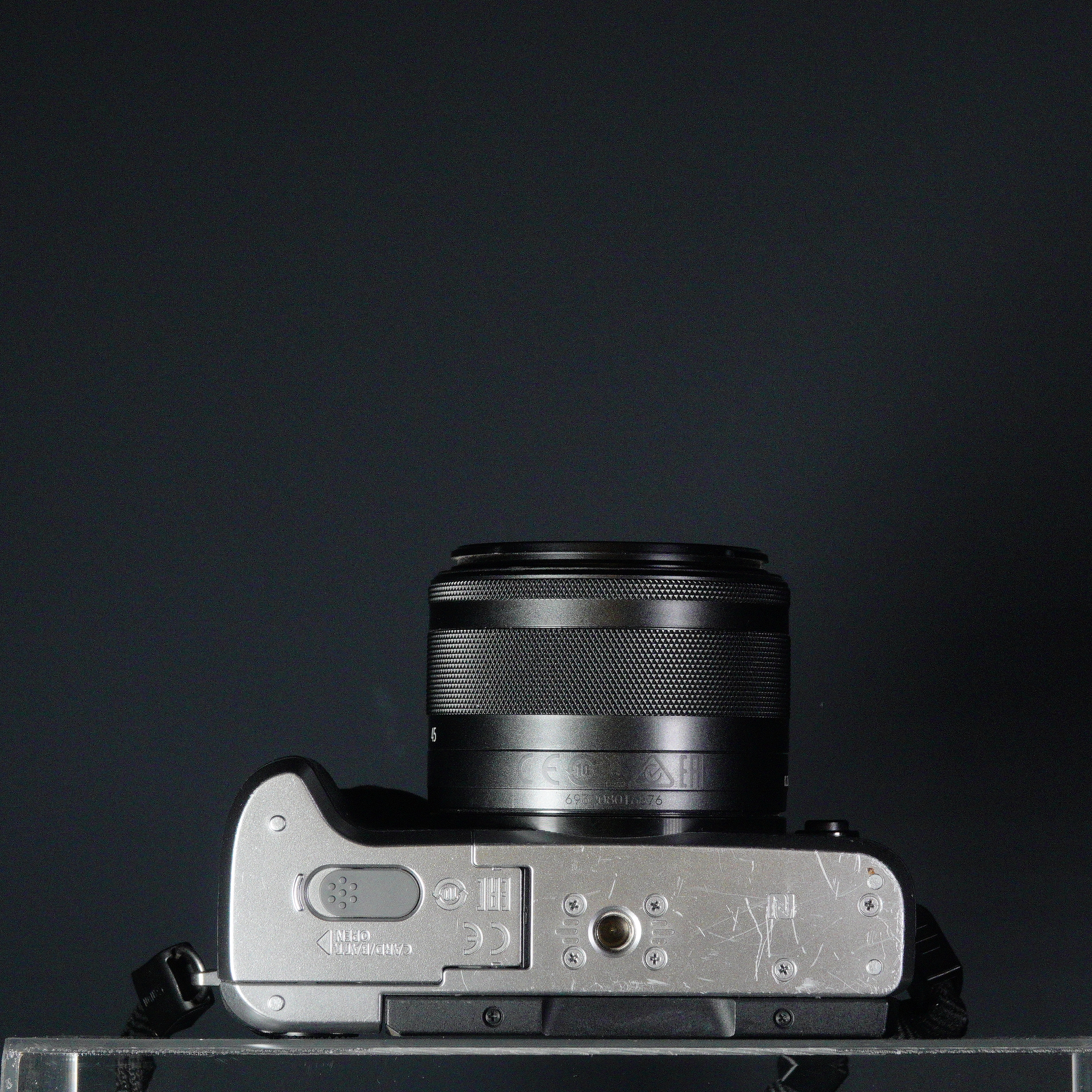 Canon EOS M6 con lente de 15-45 mm - Usado