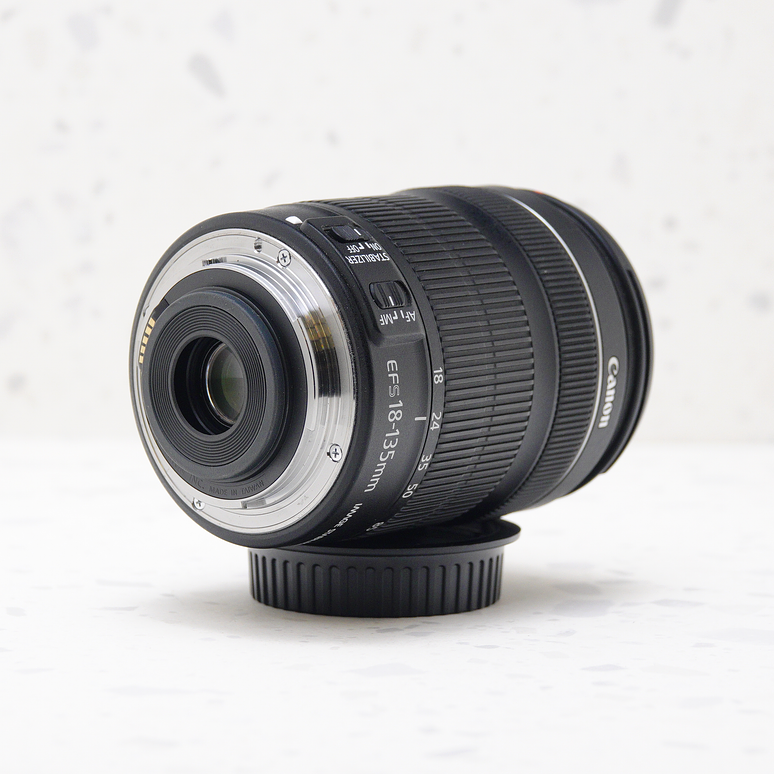 Canon EF-S 18-135mm f/3.5-5.6 IS STM - USADO 8