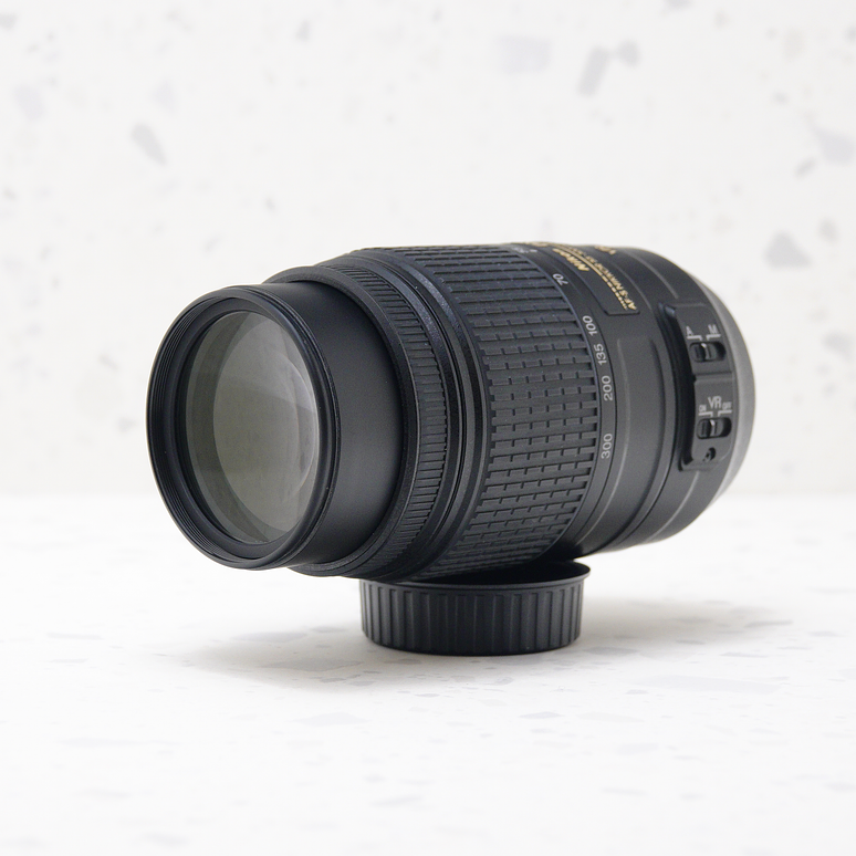 Nikon AF-S DX 55-300mm f/4.5-5.6G ED VR - Usado 3