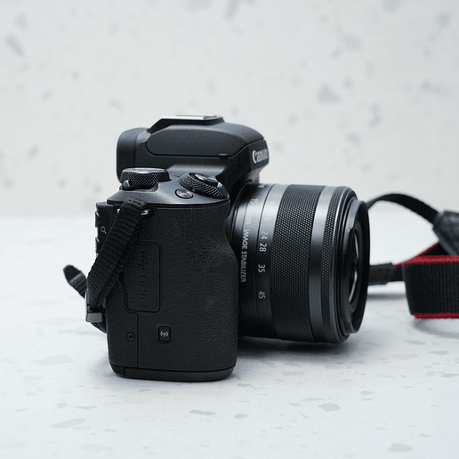 Canon M50 MARK II con Lente 15-45 Kit - Usado 4