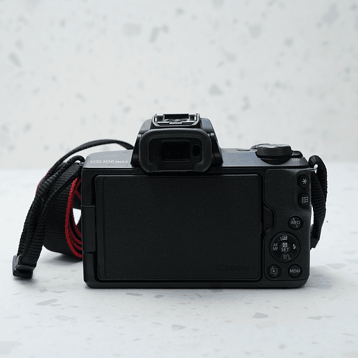 Canon M50 MARK II con Lente 15-45 Kit - Usado 5