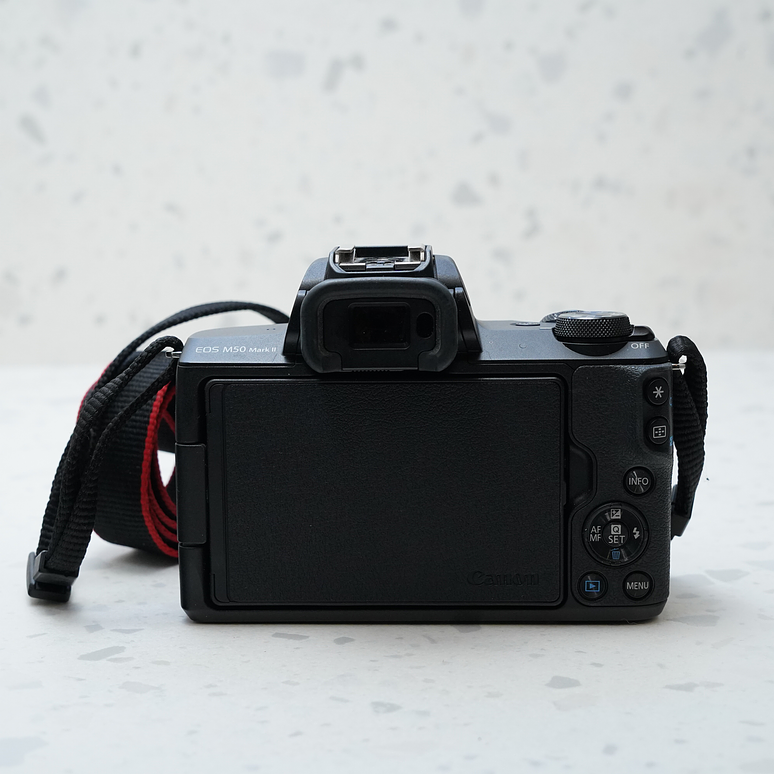 Canon M50 MARK II con Lente 15-45 Kit - Usado 5