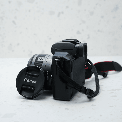 Canon M50 MARK II con Lente 15-45 Kit - Usado 7