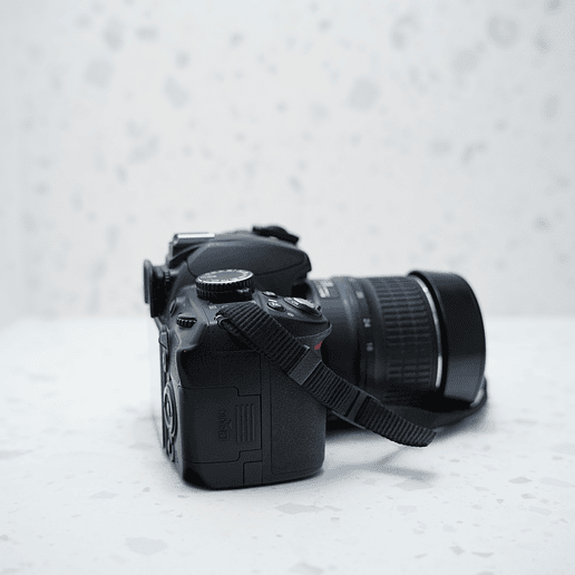 Nikon D3100 con lente 18-55mm y grip - Usado 5